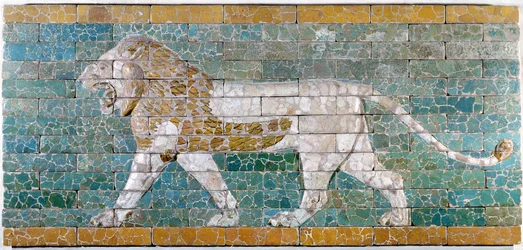 Leão representando Ishtar, friso do caminho processional que leva ao grande templo da Babilônia, início do século VI aC